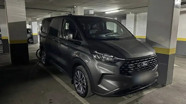 2025 Ford Tourneo Custom