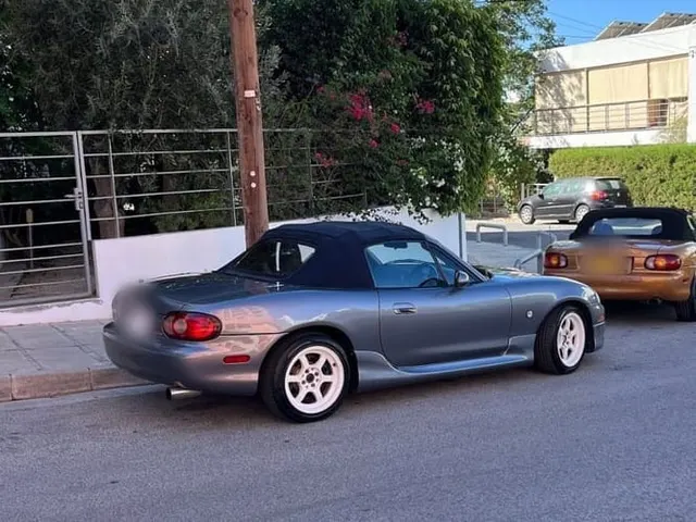 1997 Mazda MX-5